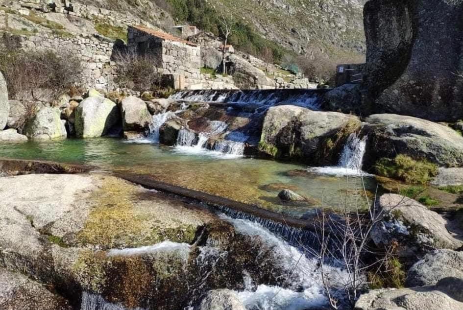 Casa Do Penedo - Um Segredo Na Serra Da Estrela Quintas de Baixo Ngoại thất bức ảnh